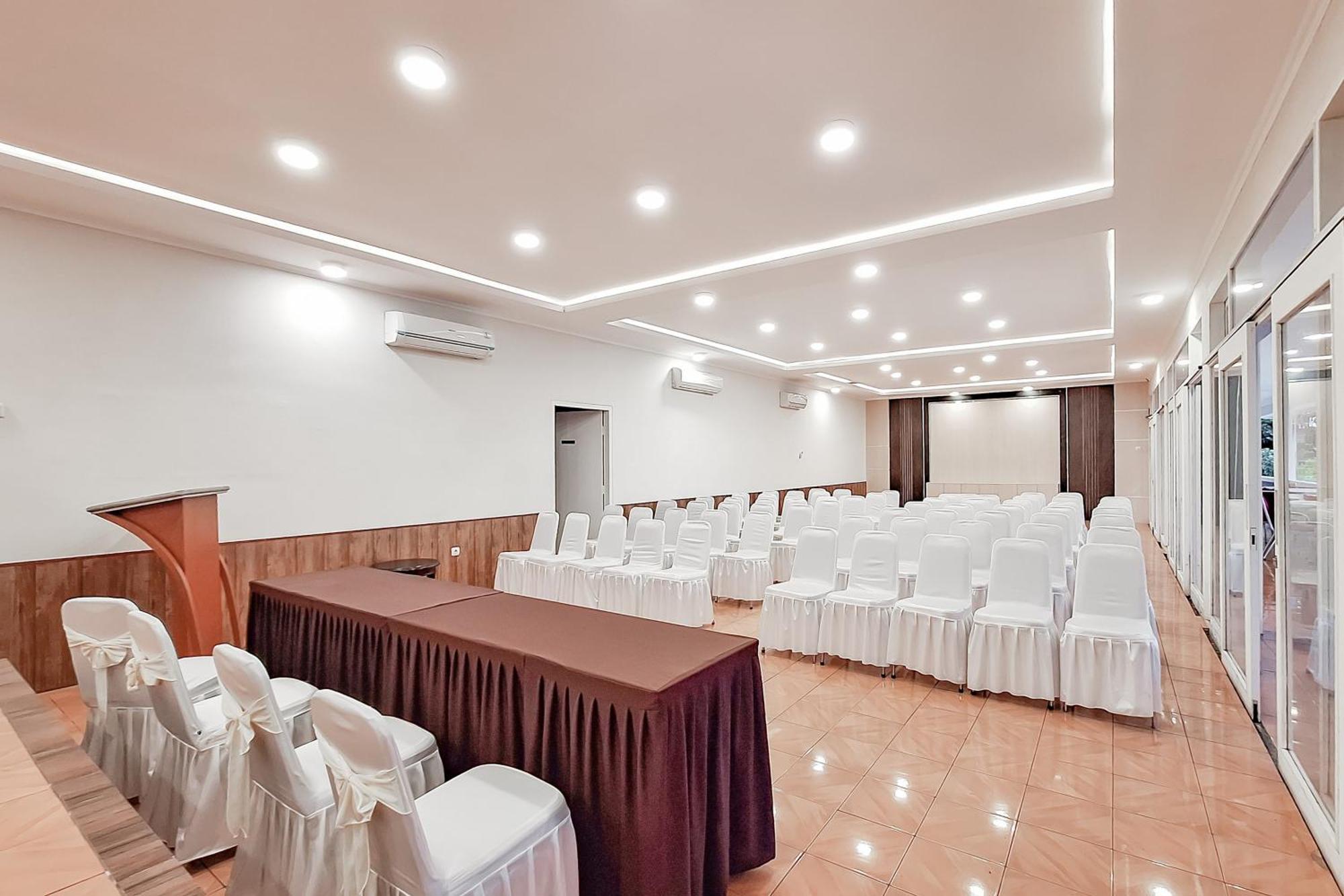 Urbanview Hotel Tridaya Cisarua Puncak Luaran gambar